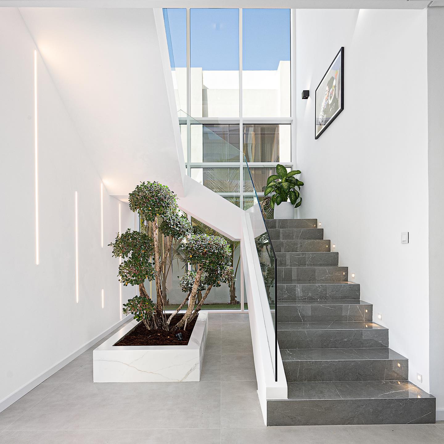 Glass and aluminium works